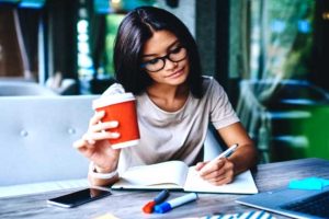 Keuntungan Bekerja Freelance