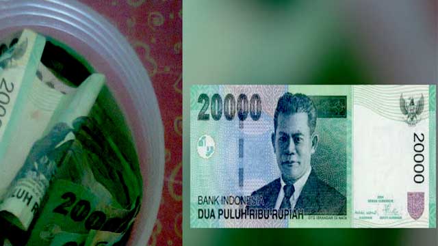 Menabung dengan uang yang kecil