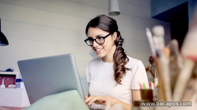 Sering buka website perusahaan