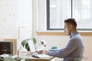 Tips menjaga kesehatan tubuh bagi pekerja kantoran atau yang selalu sibuk bekerja di kantor agar tetap sehat dan terhindar dari risiko