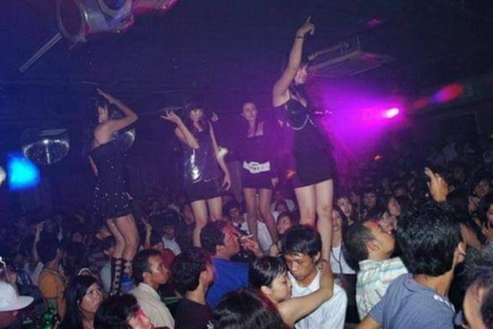 Bahaya, Hiburan Dunia Gemerlap (Dugem) Wajib Tahu