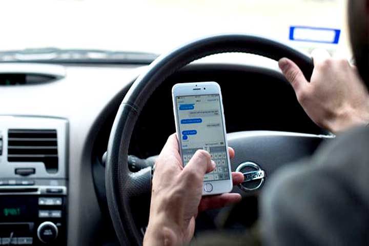 Tips Penggunaan Gadget Aman Saat Berkendara, cara aman menggunakan ponsel hp